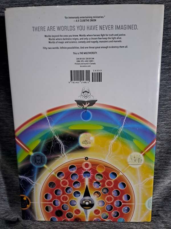 The Multiversity The Deluxe [ISBN 9781401256821](DC Comics)(Tear on dust Jacket)