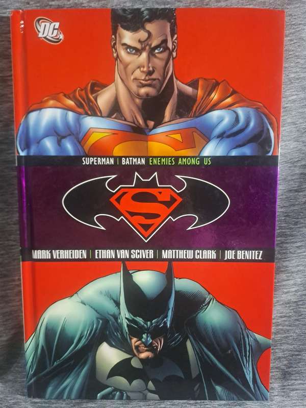 Superman/Batman Enemies Among Us [ISBN 9781401213305](DC Comics)
