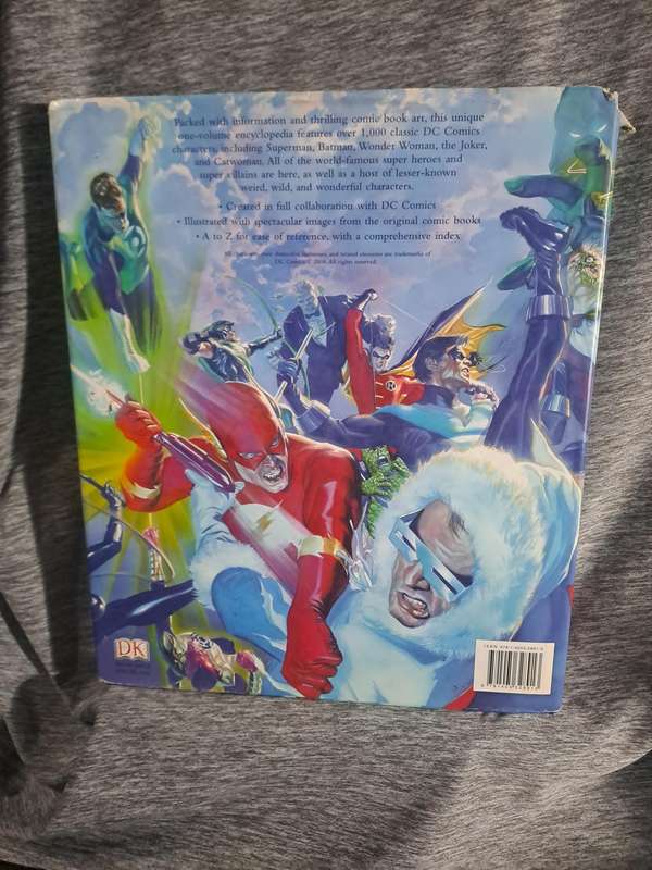 The DC Comics Encyclopedia Updated And Expanded [ISBN 9781405328913](DK)(tear on dust jacket)