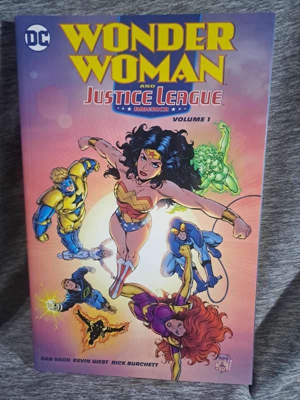 Wonder Woman And Justice League America Vol.1 [ISBN 9781401268343](DC Comics)