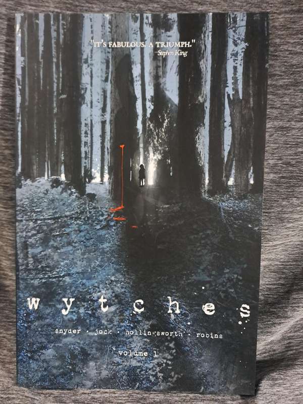 Wytches Vol.1 [ISBN 9781632153807](Image Comics)