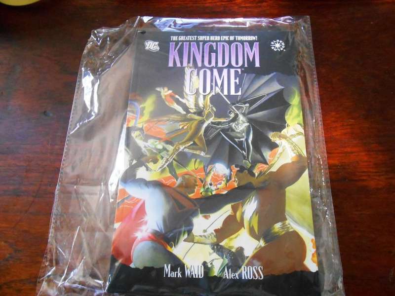 Kingdom Come [1563893304]  (DC Comics)