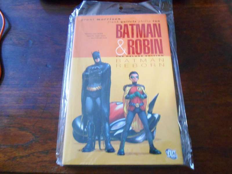Batman & Robin The Deluxe Edition Hard Cover [ISBN9781401225667] (DC Comics )
