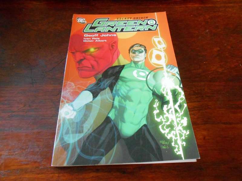 Green Lantern Secret Origin [ISBN 9781401220174] (DC Comics)