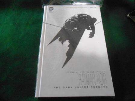 Batman Noir The Dark Knight Returns [ISBN9781401255145] (DC Comics)