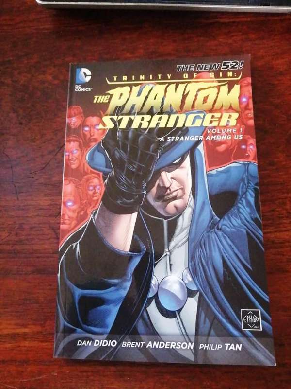Trinity Of Sin:The Phantom Stranger Vol.1 A Stranger Among Us[ISBN 9781401240882] (DC Comics)