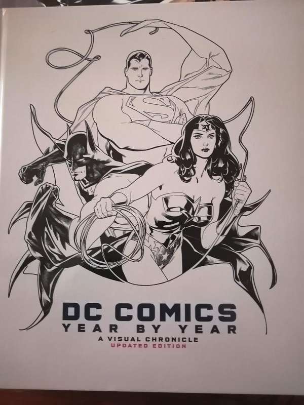 DC Comics Year Book Hard Cover [ISBN9780241181287]