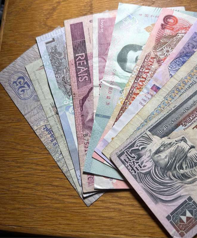 MIX WORLD BANKNOTES VERY COLLECTABLE