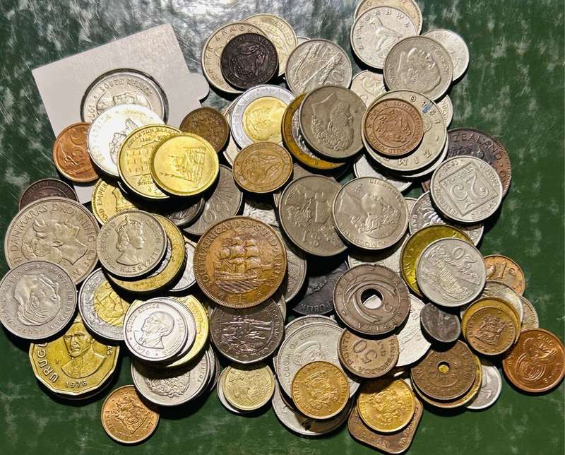 MIX LOT (100) HIGH QUALITY UNC,ERRORS,SCARES AND PROOF WORLD AND S.A COINS