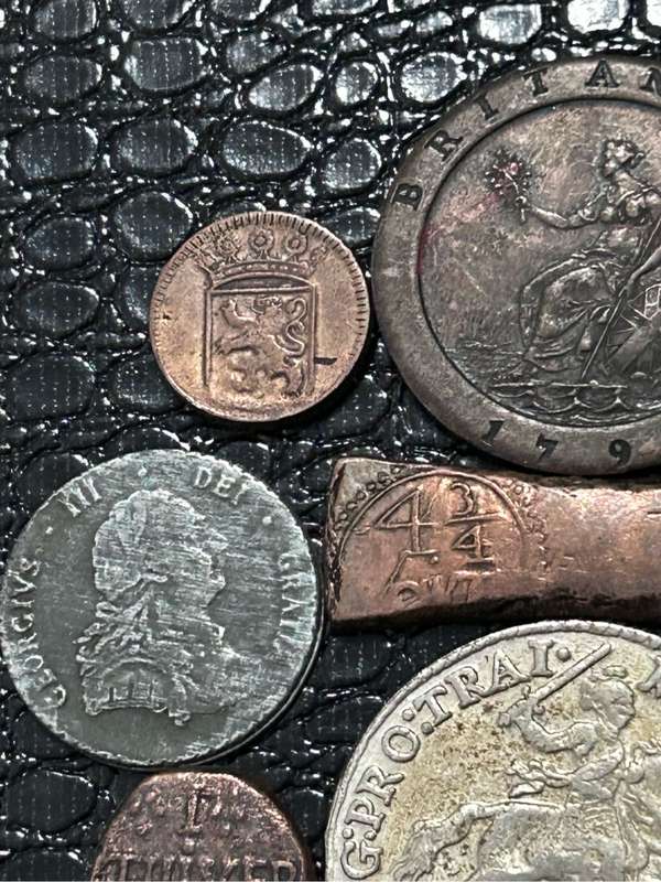EIGHT VAN RIEBEEK REPLICA COIN IN BEAUTIFUL CONDITION