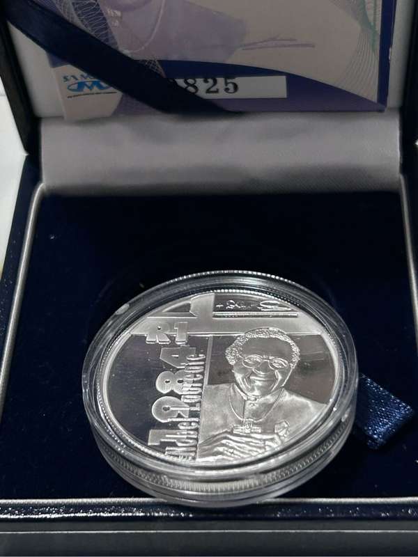2006 DESMOND TUTU ONE RAND IN ORIGINAL BOX EARLY NUMBER 825 OF 4155 MINTED