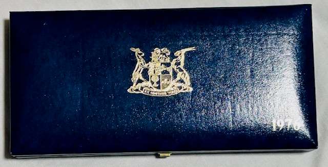 1976 PROOF SET WITH SILVER ONE RAND IN PRESTINE CONDITION, A BEAUTY
