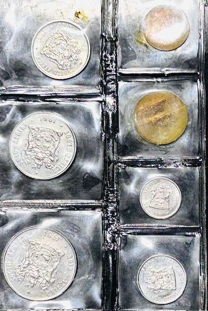 1981 UNCIRCULATED COIN SET IN ORIGINAL PACKAGING