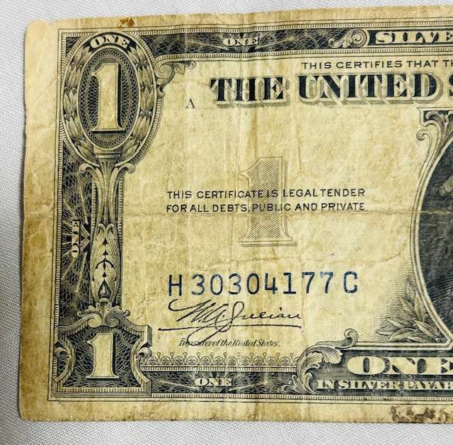 1935 A SERIES SCARES AND HIGHLY COLLECTABLE BLUE SEAL AMERICAN ONE DOLLAR