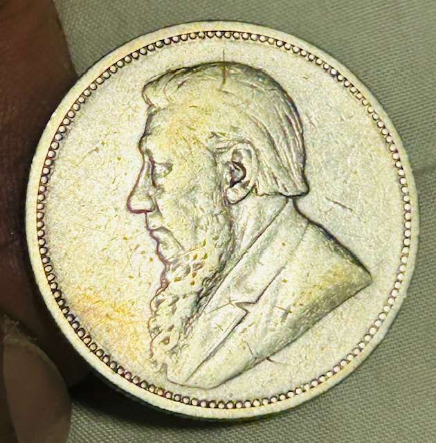1892 2 SHILLING ZAR (925 silver) LOW MINTAGE AND HIGHLY COLLECTABLE
