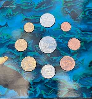 1995 SPECIAL UNCIRCULATE SET IN ORIGINAL CASE (SEE OTHER 1995 SETS COMPLETE COLLECTION) SEE IMAGES