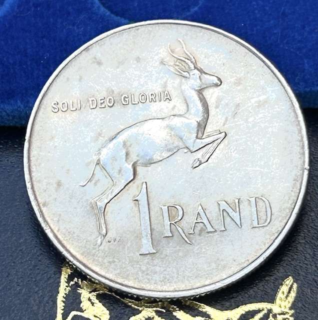 1966 "TAG EAR" SILVER SPRINGBOK ONE RAND IN HIGH QUALITY ACCORDING TO "HERNS" 600 KNOWN 80% SILVER