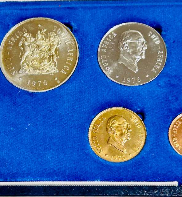 1976 PROOF SET WITH SILVER ONE RAND IN PRESTINE CONDITION, A BEAUTY