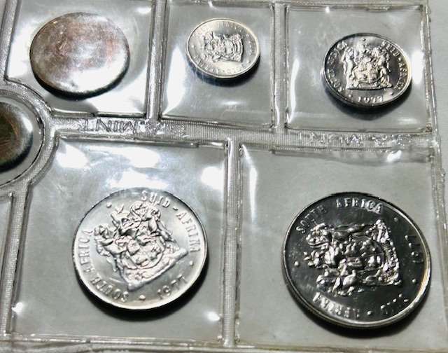 1977 (R1-1/2c) MINT PACK SOUTH AFRICA UNCIRCULATED COINS AS FROM MINT
