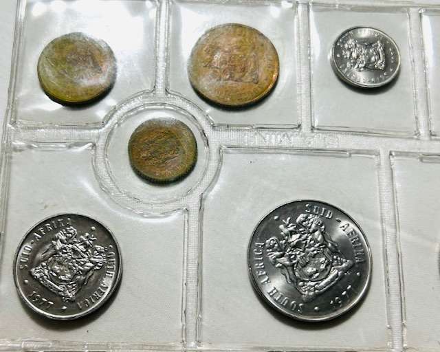 1977 (R1-1/2c) MINT PACK SOUTH AFRICA UNCIRCULATED COINS AS FROM MINT
