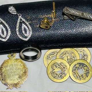 HIGH VALUE MIX LOT CONTAINING SILVER AND SMART WATCH (SEE DESCRIPTION) 