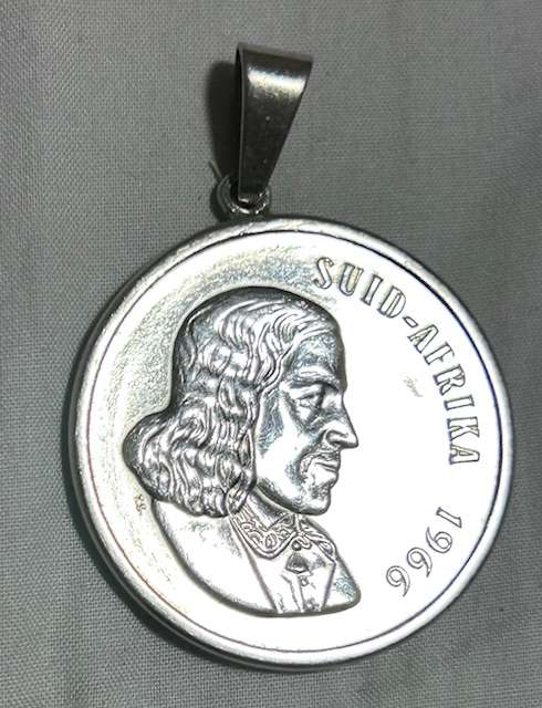1966 ONE RAND IN PENDANT AS JEWELLARY PIECE (COIN 80 % SILVER PENDANT 925 SILVER)