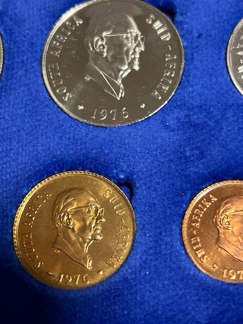 1976 PROOF SET WITH SILVER ONE RAND IN PRESTINE CONDITION, A BEAUTY
