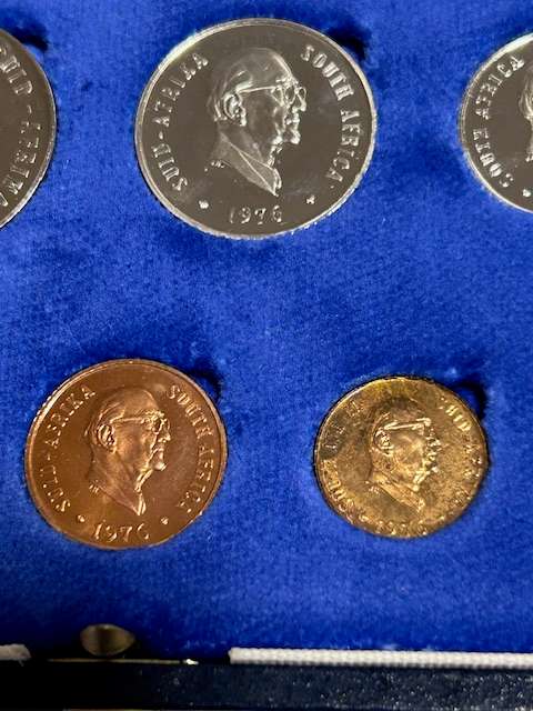 1976 PROOF SET WITH SILVER ONE RAND IN PRESTINE CONDITION, A BEAUTY