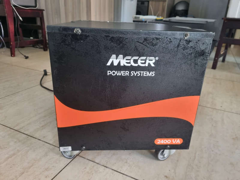 Mercer 2400 Inverter