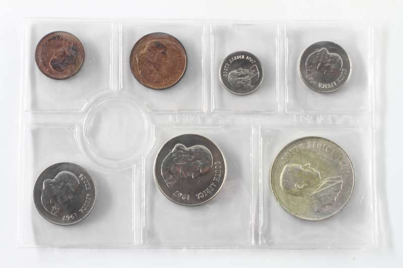 1967 English South Africa (UNC) Uncirculated Mint Pack Set (Silver R1) **Mintage ONLY 20,000**