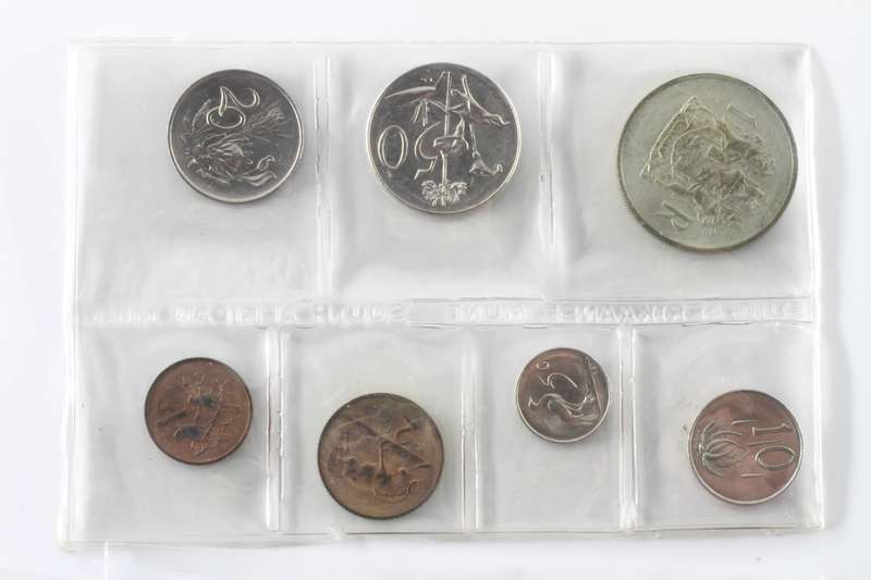 1969 English South Africa (UNC) Uncirculated Mint Pack Set (Silver R1) * **Mintage ONLY 7,500**