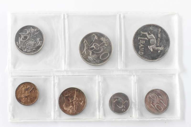 1982 South Africa (UNC) Uncirculated Mint Pack Set * **Mintage ONLY 10,000**