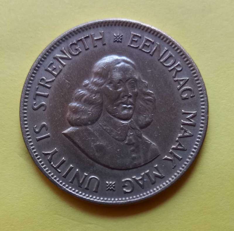 Coin: South African 1961 brass 1 cent. 31mm round and 9.42g