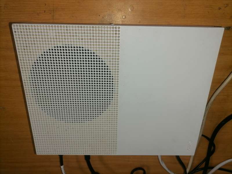 Xbox 1 s 1TB on auction