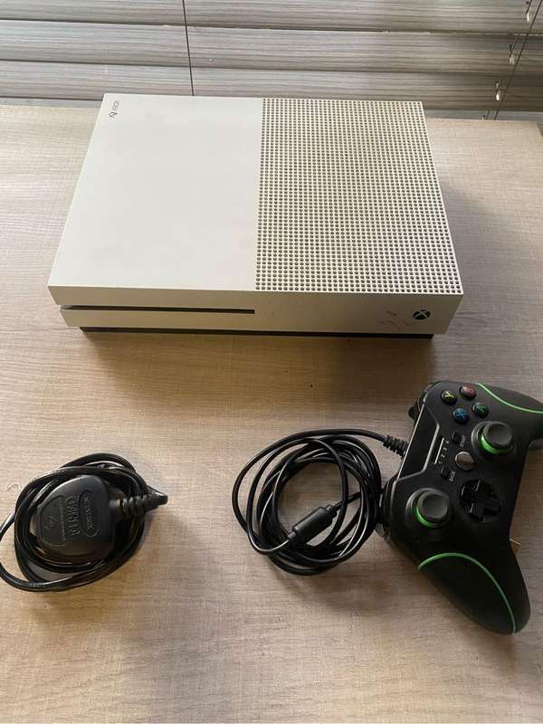 XBOX ONE S (READ)
