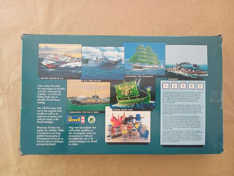 Scale Model Kit 1:700 - USS Oliver H Perry - Revell