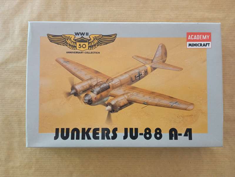 Scaled Model Kit 1:144 - Junkers JU-88 A-4 - Academy Minicraft