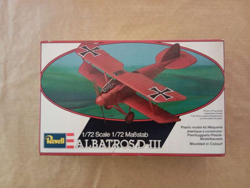 Scaled Model Kit 1:72 - Albatross D-III - Revell