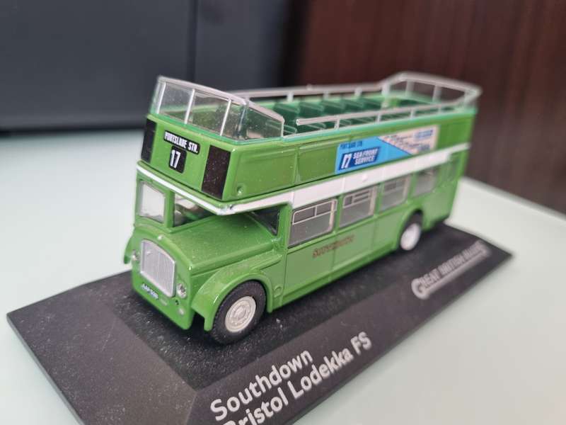 Great British Buses - Southdown Bristol Lodekka FS (00 scale)