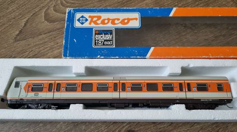 ROCO S-Bahn Control Car & Passenger /Dining CARS (H0 Scale)