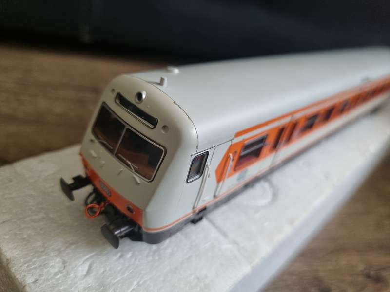 ROCO - S-BAHN CONTROL CAR & 2 PASSENGER CARS  (H0 SCALE)