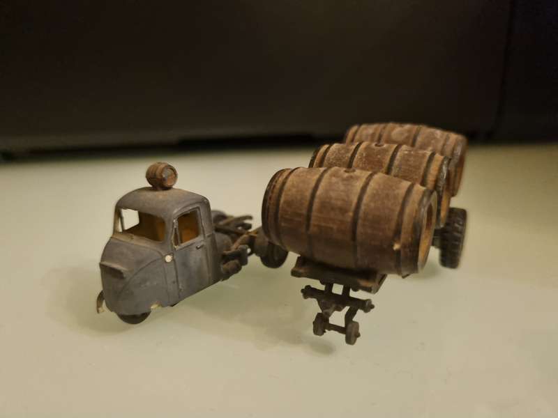 H0 /00 Scale Coal Loading Bin and 3-Wheeler with Trailer carrying barrels.