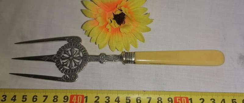 BEAUTIFULLY DECORATED ANTIQUE ATKINS BROTHERS SILVER PLATED BREAD FORK