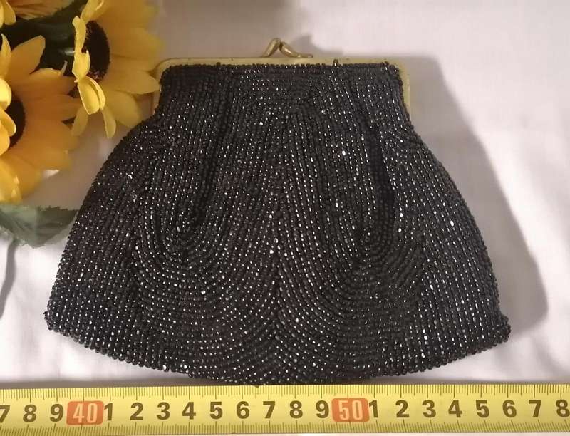 VERY PRETTY VINTAGE BLACK BEADED CLUTCH BAG/PURSE
