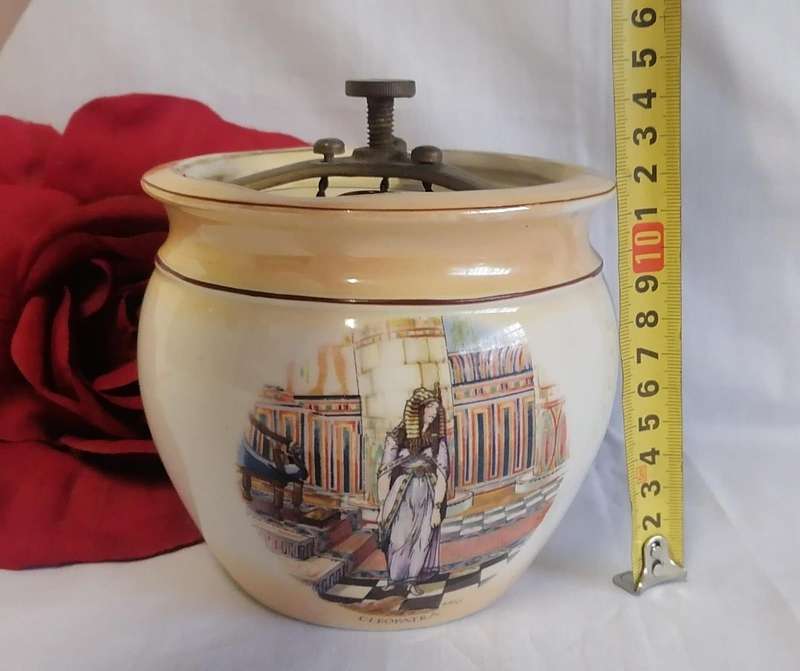 VINTAGE GRIMWADES SHAKESPEARE SERIES ANTONY AND CLEOPATRA TOBACCO JAR