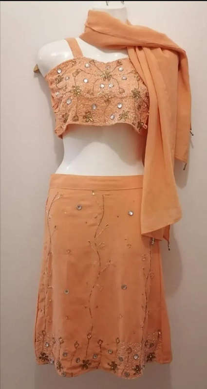 GIRLS PEACH AND BEADED LEHENGA WITH SCARF Says size 22. Would fit a 10-13 year old.
