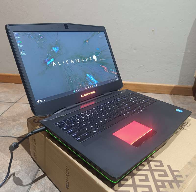 Dell Alienware A17-0585 Gaming Laptop