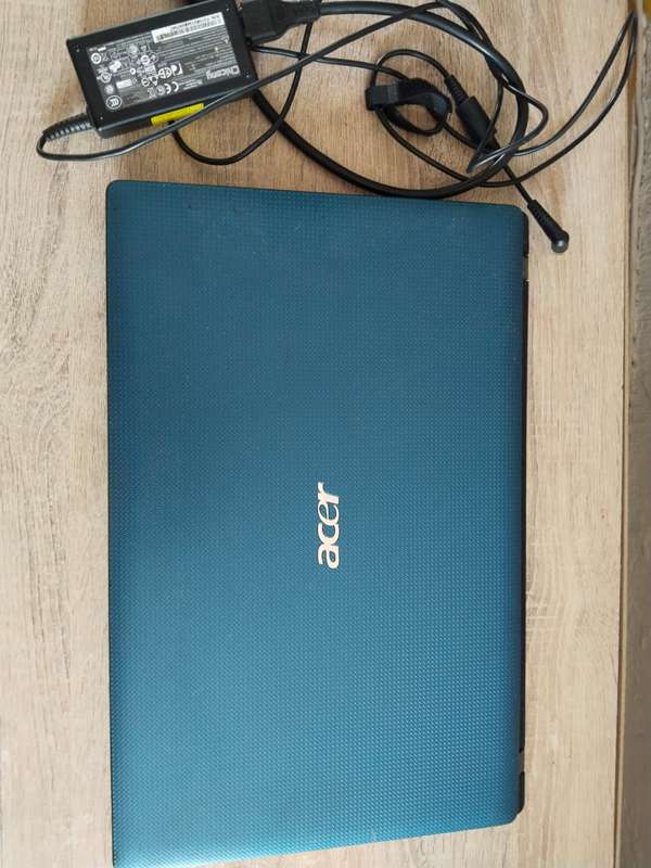 Acer Aspire 5750 Laptop with charger
