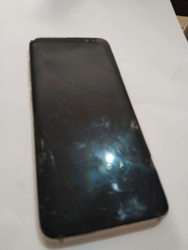 Collectors Samsung Gaxay S8 new screen required