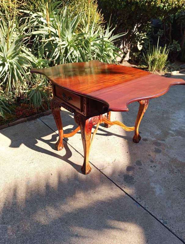 Finished chess table